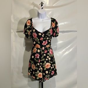 Women’s Floral Tie Back Romper Size Medium